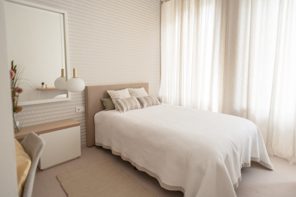 chambre avec lit double residence de coliving flexiroom luxembourg gare