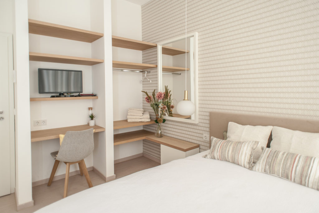 chambre avec lit double de la residence flexiroom wallis à luxembourg