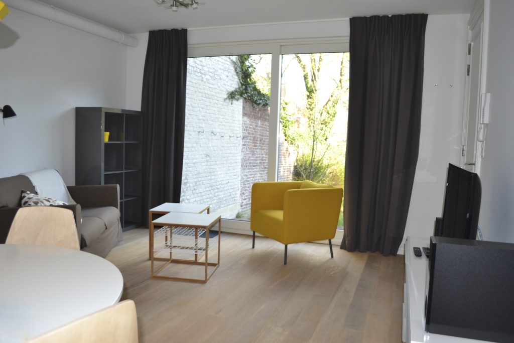 Appartement duplex de grand standing à Namur avec une terrasse et accès jardin