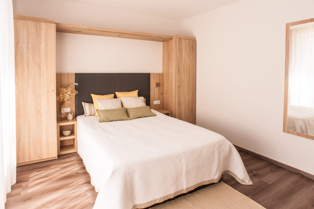 lit de la chambre double de la residence de coliving belair a luxembourg