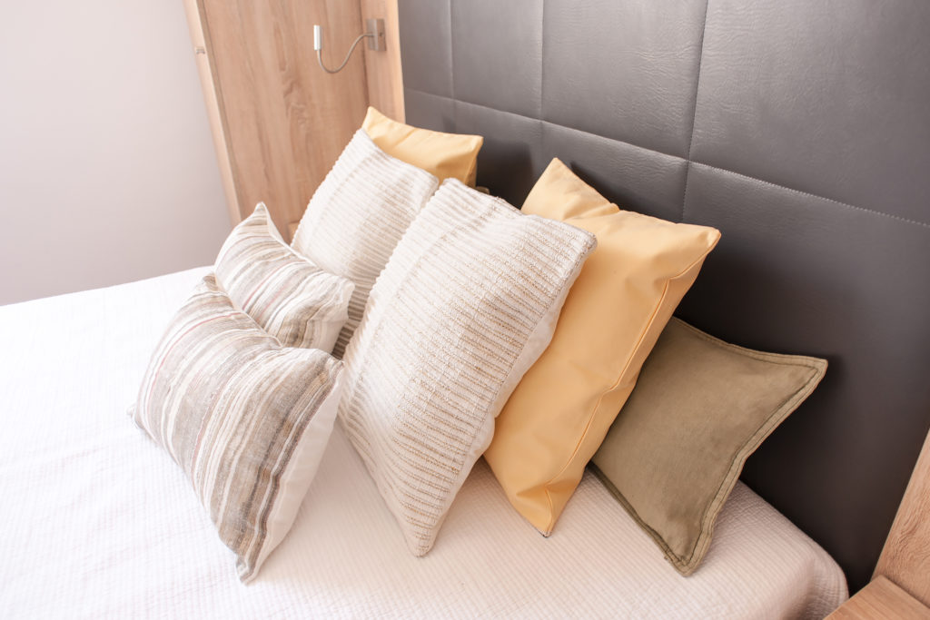 lit de la chambre équipée de la résidence de coliving belair à luxembourg