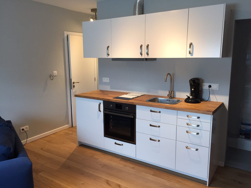cuisine moderne equipee dans un logement flexiroom