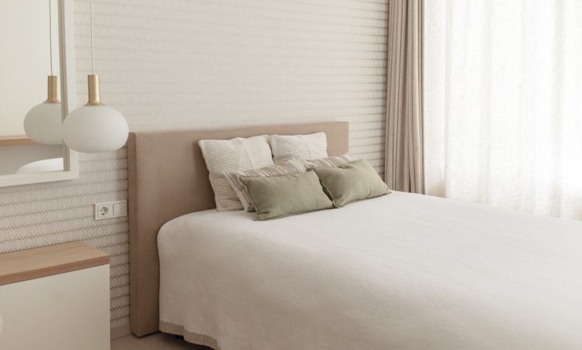 Chambre avec lit double de la résidence de coliving Flexiroom au Luxembourg