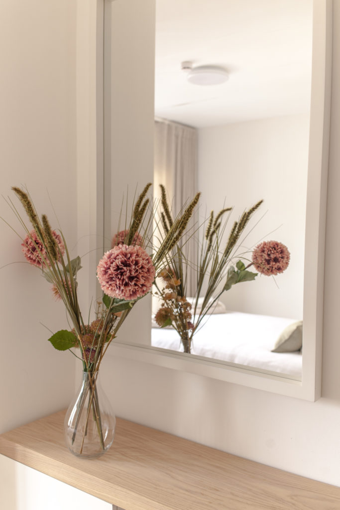 Chambre privative tout équipée de la résidence de coliving flexiroom au Luxembourg