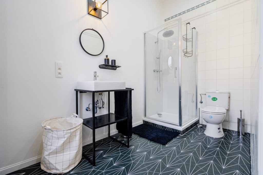 Salle de bain de la chambre 3 dans la résidence Gutenberg à Bruxelles